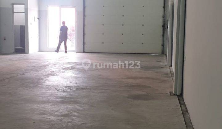 Gudang dijual Cepat  Langka Termurah BU 9x18 di Bizpark Cakung Jakarta Timur 2