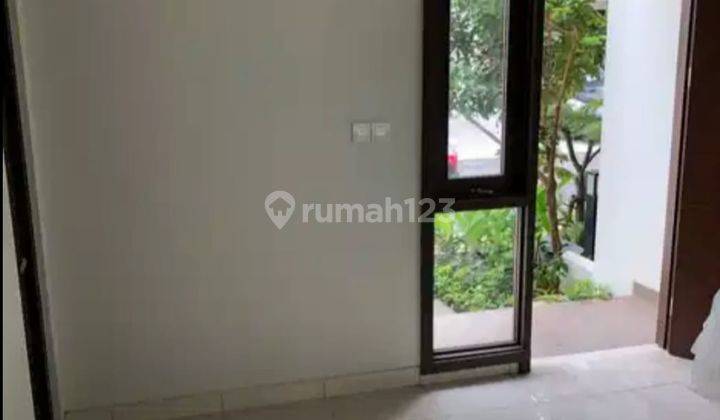 di Jual Rumah Daerah Sumarecon Bekasi Barat Burgundy  2