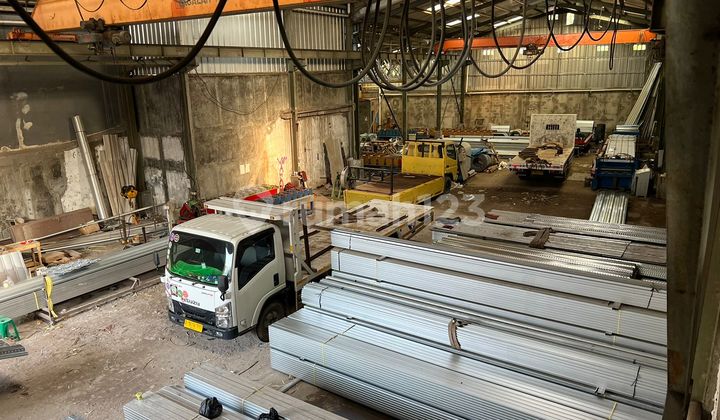 Disewakan  & Dijual Gudang Bagus ada kantor mewah & bersih dan ada mess karyawan 3 pintu  dan ada Hoist Crane 2 unit  di Tarumajaya Bekasi