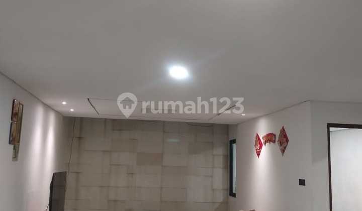 For sale: 1 unit of a 2.5-story house in Taman Modern Housing, Cakung, East Jakarta. 2