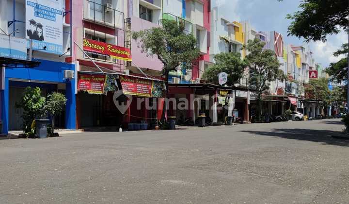 Di sewakan ruko asia tropis lokasi terdepan dan pinggir jalan di harapan indah Di sewakan ruko asia tropis lokasi terdepan dan pinggir jalan di harapan indah