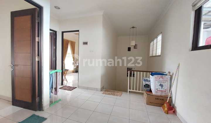 Di Jual Rumah 2 Lantai Semi Furnished Dalam.cluster Aralia Harapan Indah