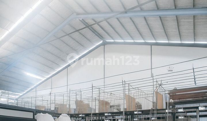 For rent: spacious and ready-to-use warehouse in a strategic location - Jl. Raya Bekasi Km.28, Harapan Jaya, North Bekasi.