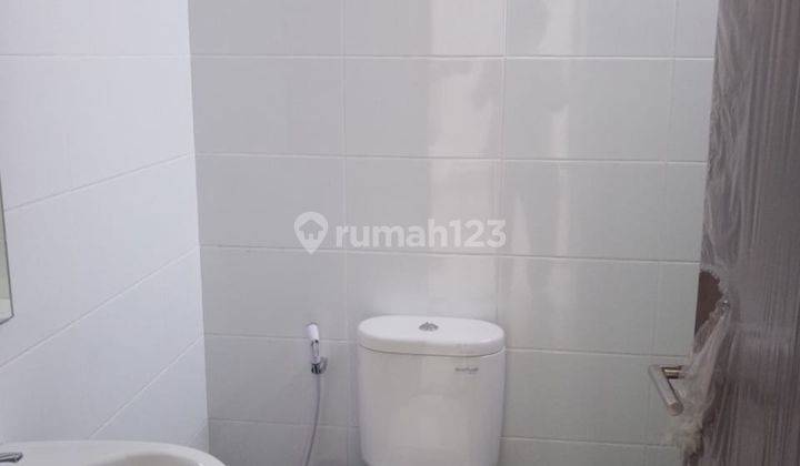 Rumah baru Furnished Cimahi di Kolmas Regency