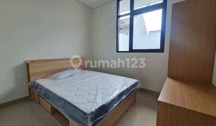 Rumah baru Furnished Cimahi di Kolmas Regency