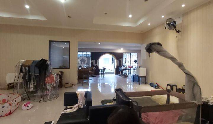 Dijual ruang usaha di sayap cihampelas ,. bandung 1