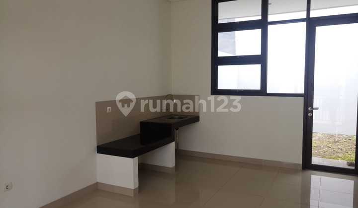 Rumah baru Furnished Cimahi di Kolmas Regency