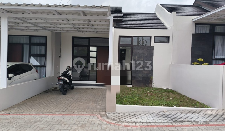 Rumah baru Furnished Cimahi di Kolmas Regency