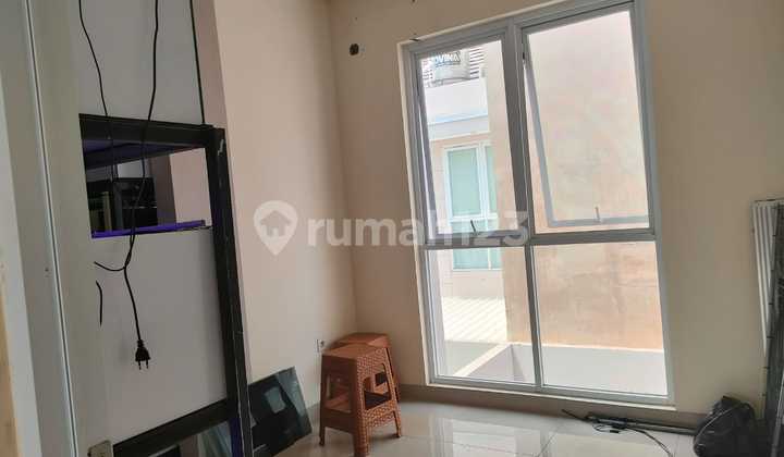 For Sale 2 Adjacent Houses in Palm Blossom West Jakarta 2