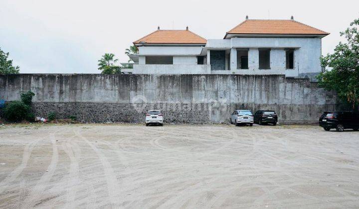 Quick sale of BEACHFRONT land on German Beach, Kuta, Oei 1