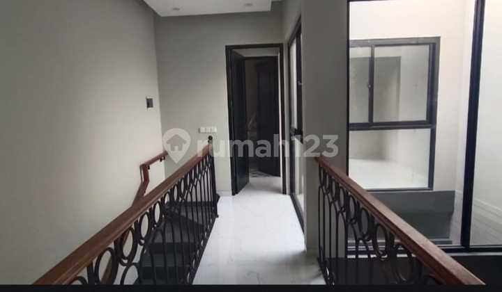 Rumah Bagus Dijual Cepat 2 Lantai di Sektor 7A Gading Serpong Liu 2