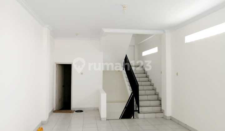 For Sale Fast 3-Story Shop House on Jln. Palem Raya Cibodas Tangerang 2