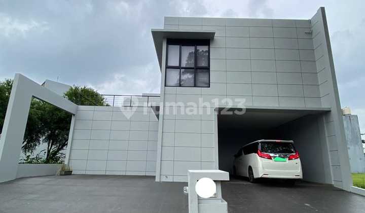 Jual Rumah Bangunan Mandiri Scarlet The Springs View Danau May