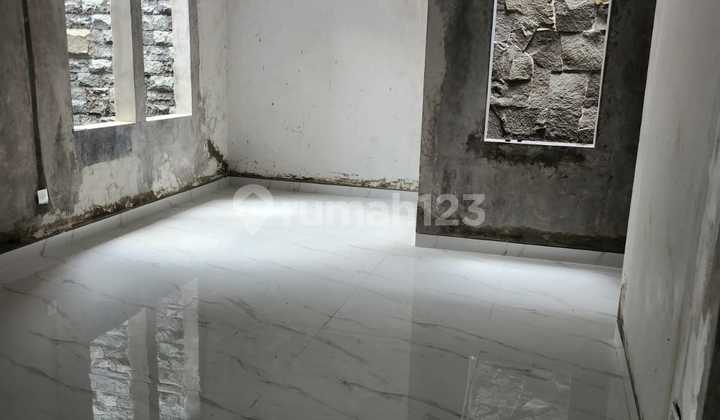 For Immediate Sale: Hook House in Alicante Cluster, Gading Serpong, Navy