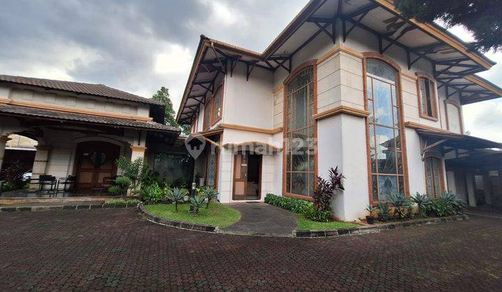 Rumah Mewah bisa Guest House  ada Kolam Renang di Pasar Minggu 1