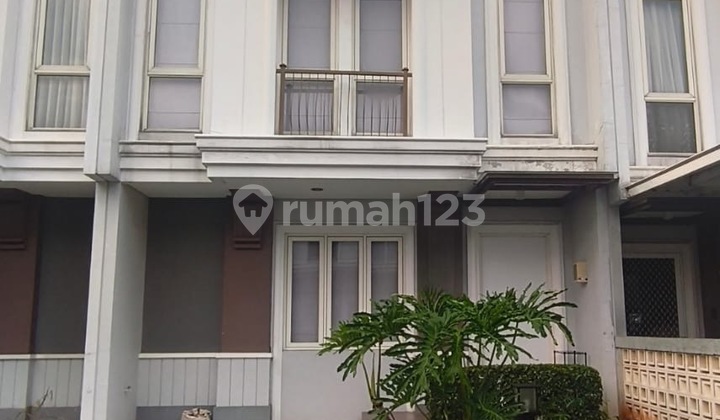 Rumah Bagus Semi Furnished Dekat Tol BSD Nusaloka Terawat