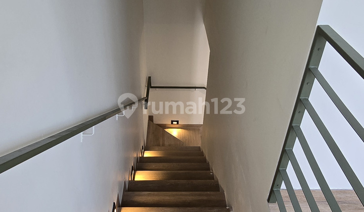 Rumah Brand New Baru jadi bergaya Country di Griya Loka BSD City 2