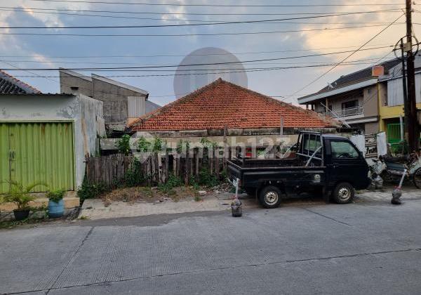 Rumah Bangunan Lama di Jalan Barito 1