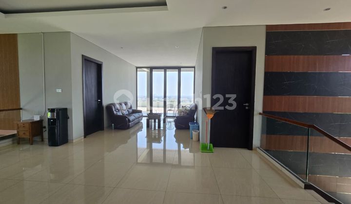 Rumah Mewah 2 Lantai Dengan View Kota Semarang 1