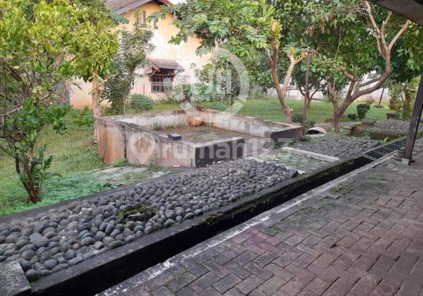 Rumah dengan Halaman Luas di Karangrejo 2