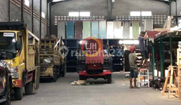 Gudang Di Jalan Sarwo Edi Wibowo 1