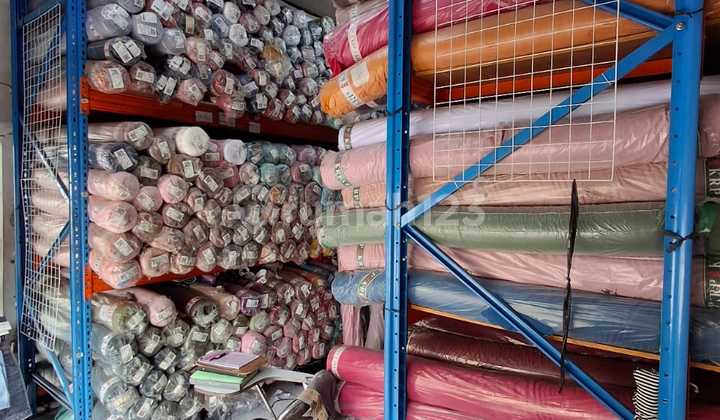 Selling 3-Storey Shophouse on Dulatip Street, Bandung 2