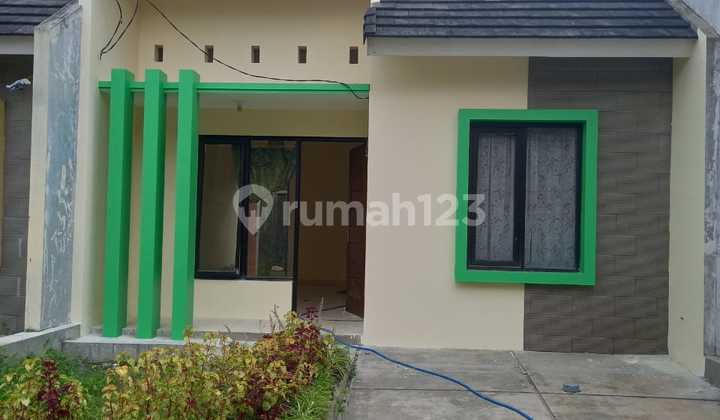Rumah Cileunyi Siap Huni Cocok untuk Keluarga Bahagia Rumah Cileunyi Siap Huni Cocok untuk Keluarga Bahagia