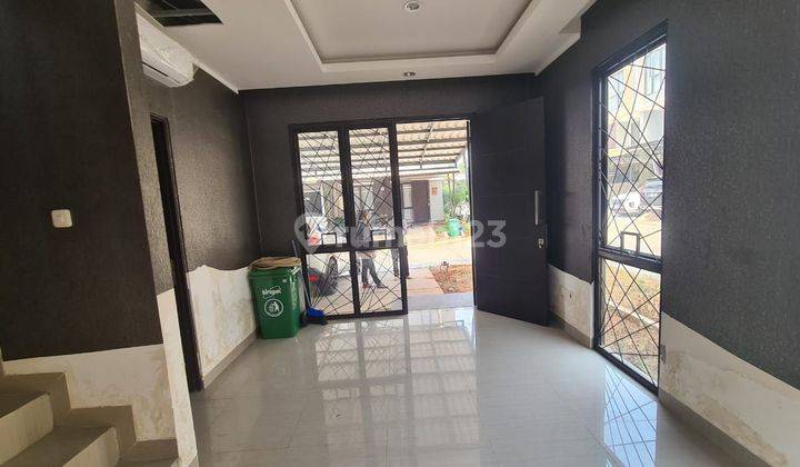 Dijual Rumah mewah dalam Perumahan EMERALD TERRACE  2
