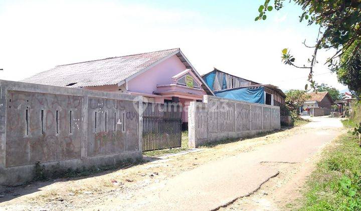 Dijual rumah dengan halaman luas di Ciparay Bandung  1