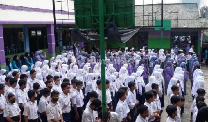 Dijual sekolah masih aktif di jalan utama Cimanggis Depok 2