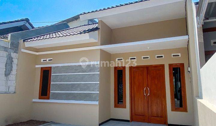 Rumah Modern Minimalis Dekat Pusat Bisnis di Jalan Kedungmundu 2