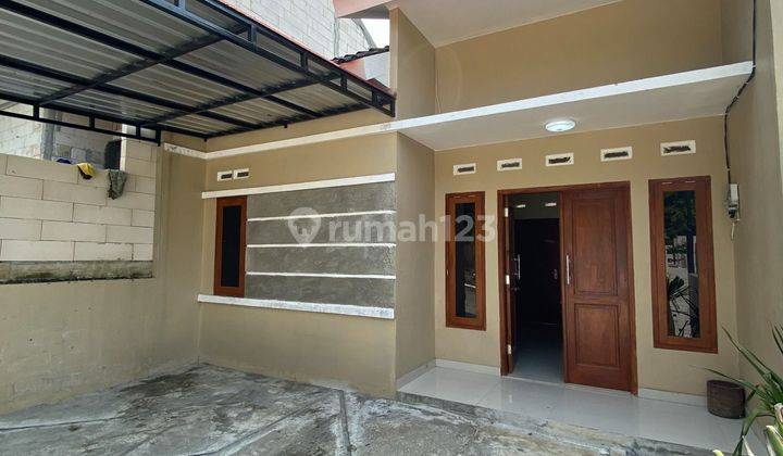 Rumah Utara Baru SHM di Jalan Kedungmundu 2