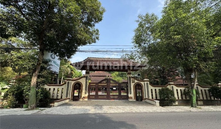 Tanah Bonus Bangunan Joglo Hanya Beberapa Menit Dari RSA UGM Tanah Bonus Bangunan Joglo Hanya Beberapa Menit Dari RSA UGM