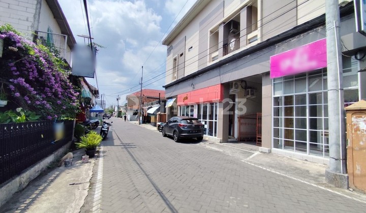 Rumah+Tanah Lokasai Dekat Kampus ATMAJAYA, Caturtunggal, Depok, Sleman 2