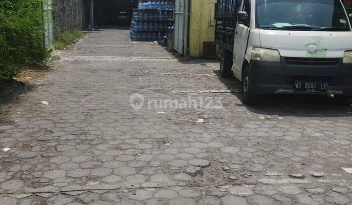 Gudang Distribusi di Jombor Jl Magelang Sleman Yogyakarta 1