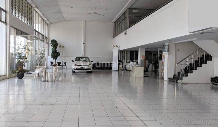 Ruang Usaha Ex Showroom di Jl Adisucipto Solo Jogja 2