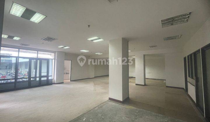 gedung kantor 3 lantai di kota yogyakarta 1