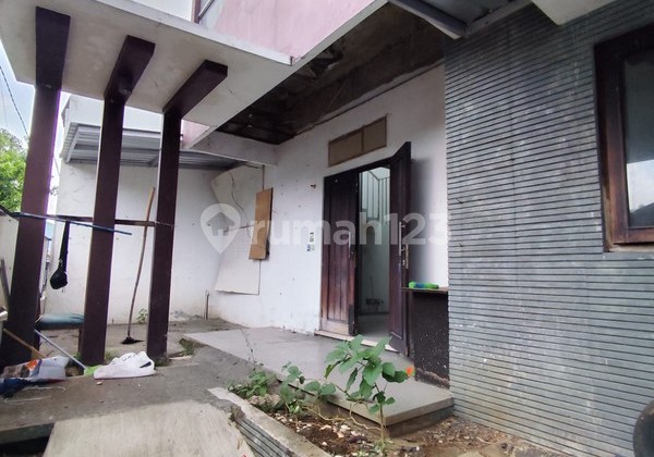 For Rent 2.5-Story Commercial Building in Sorosutan, Umbulharjo, Yogyakarta