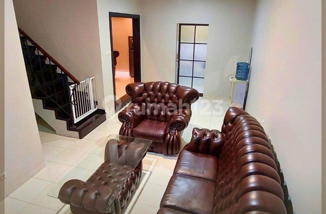 Dijual Rumah 2 Lantai Full Furnish Mewah di Perum Dekat Kampus Amikom 2, Ring Road Utara, Maguwoharjo, Depok, Sleman 2