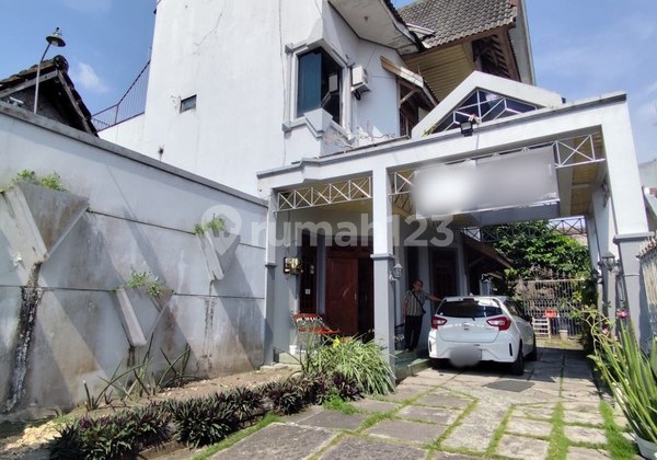 House in a Prime Location in the Malioboro Tourist Area of Yogyakarta 1