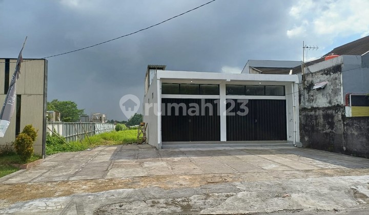 For Rent: Strategic Location Shop House in Sendangadi, Mlati, Sleman.