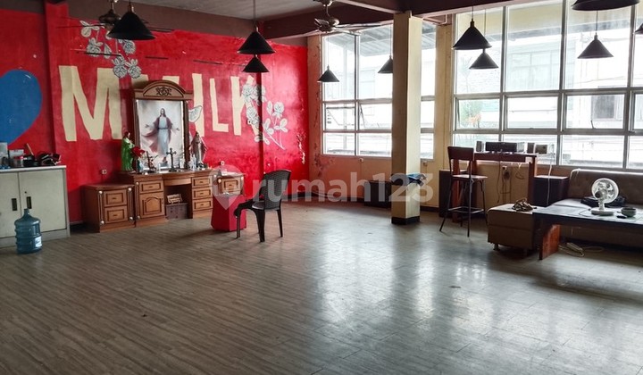 Premium Business Opportunity: Strategic 3-Story Commercial Space for Rent in Kranggan Central City Area, Cokrodiningratan, Jetis, Yogyakarta 2