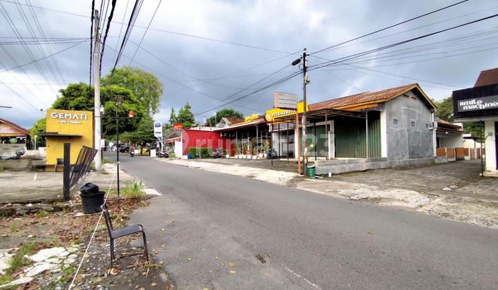 For Quick Lease, Strategic Business Space in Condong Catur, Sleman For Quick Lease, Strategic Business Space in Condong Catur, Sleman