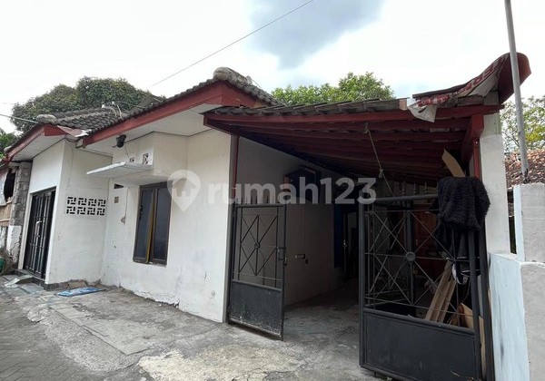 For Sale 1-Story Minimalist Home - Location Near UGM & JCM 2