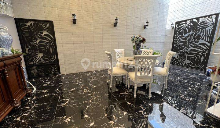 Rumah Mewah Elegan di The Green BSD Cluster Banyan Ville 6