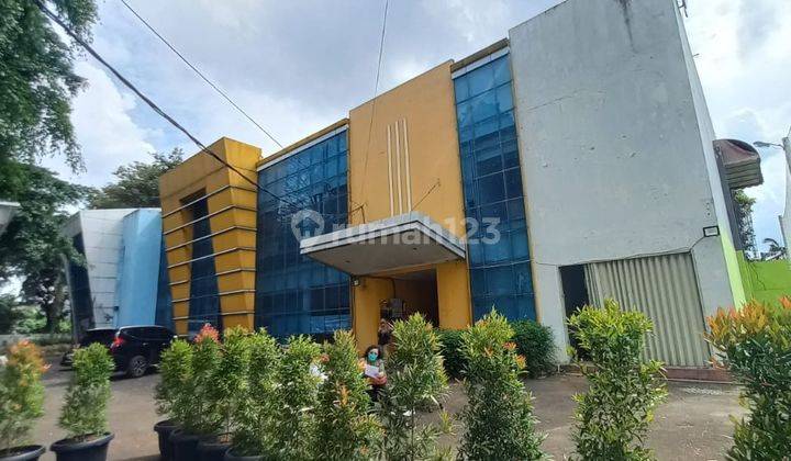 Gedung Kantor Huk Hadap Timur dan Selatan di Meruya Kembangan Jakarta Barat Strategis  1