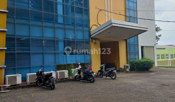 Gedung Kantor Huk Hadap Timur dan Selatan di Meruya Kembangan Jakarta Barat Strategis  2