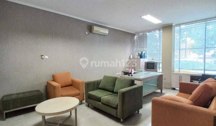 Gedung Kantor Huk Hadap Timur dan Selatan di Meruya Kembangan Jakarta Barat Strategis  2