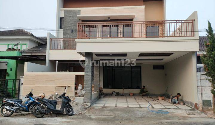 Rumah Mewah Bangunan Baru di Kencana Loka BSD Dgn Private Pool  1