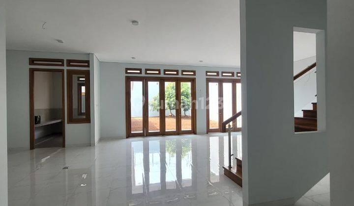 Rumah Mewah Bangunan Baru Brand New Di Taman Giri Loka BSD City 2